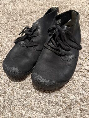 Keen Black Leather Chukka Boots